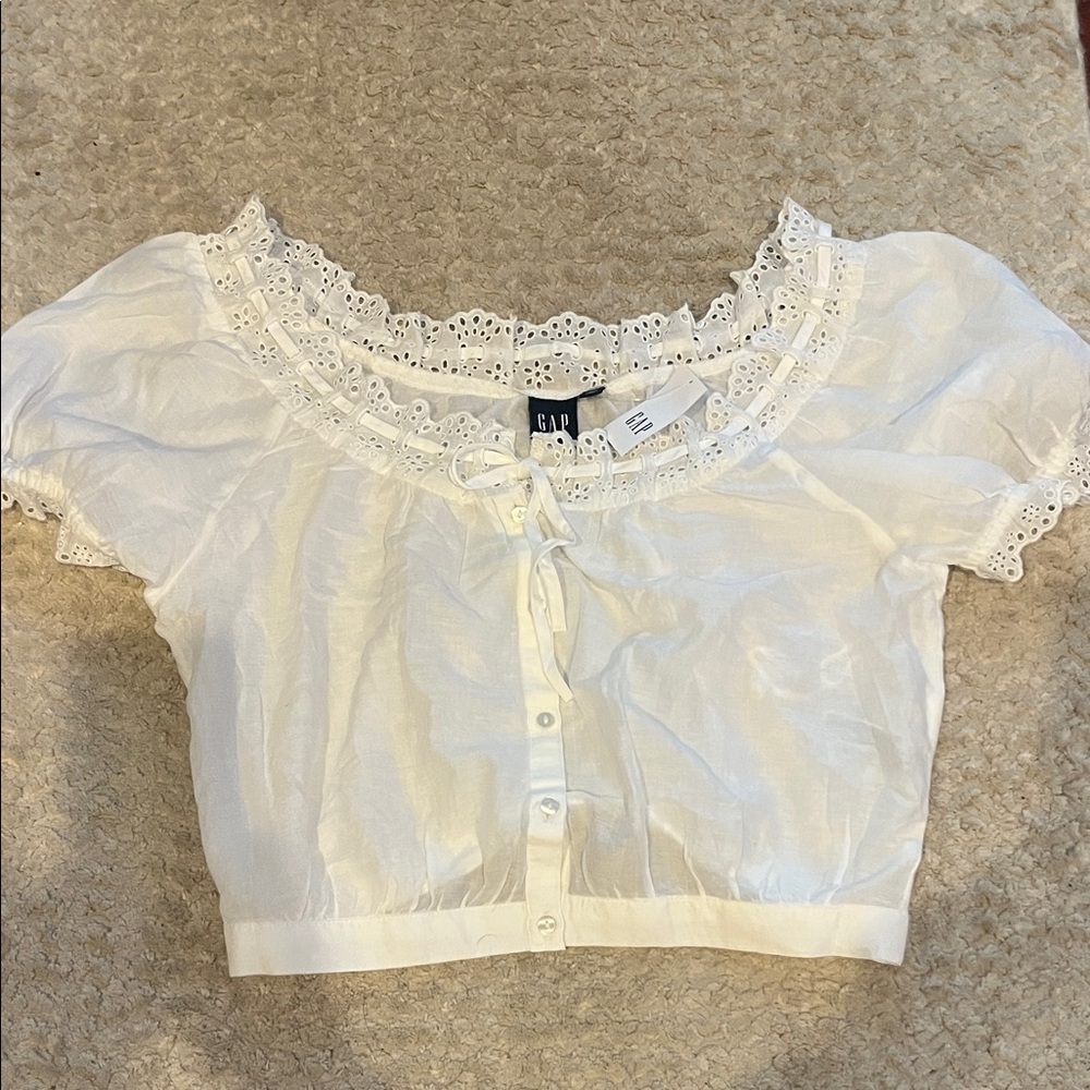 NWT GAP Eyelet Crop Top